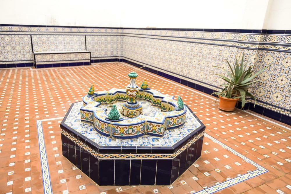 Serva La Bari Shared Apartment Севілья Екстер'єр фото